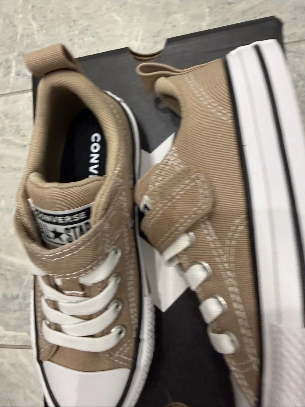 New boys Converse Sz 12 Low Top Shoes in Taupe with White Trim